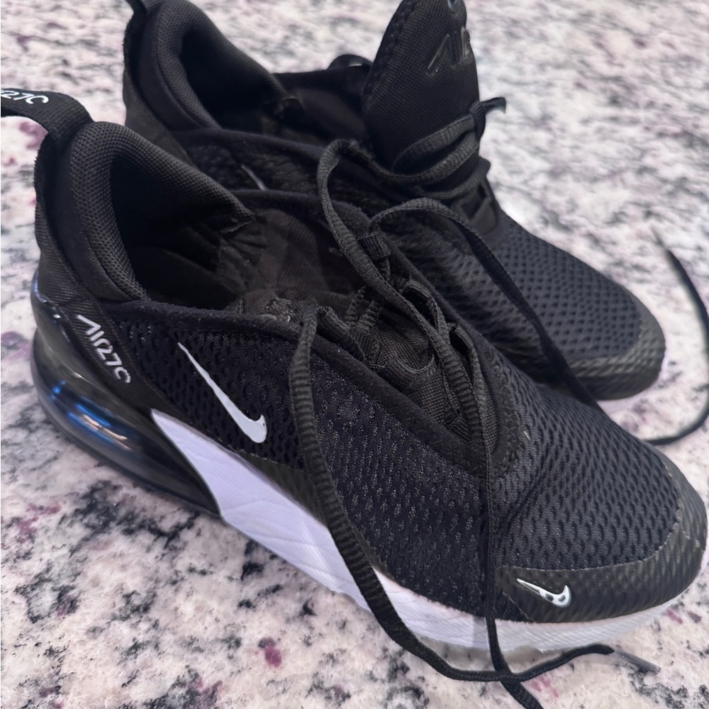 Nike Kids Black 270s Size 2.5
